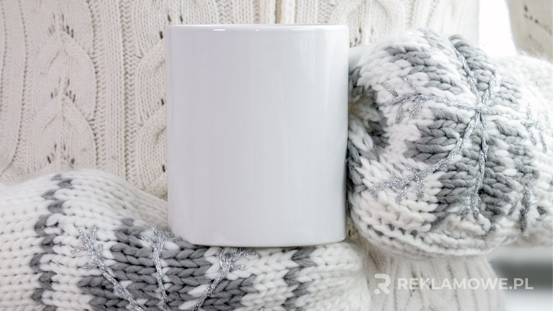 Zdjęcie unikatowych kubków reklamowych